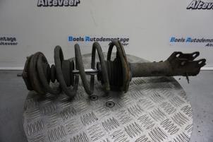 Used Front shock absorber rod, right Nissan Almera (N16) 1.5 16V Price € 35,00 Margin scheme offered by Boels Autodemontage