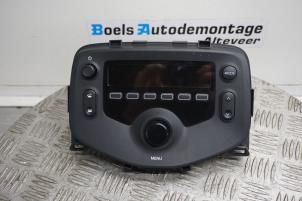 Usagé Radio Peugeot 108 1.0 12V VVT-i Prix € 60,00 Règlement à la marge proposé par Boels Autodemontage