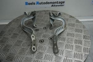 Used Bonnet Hinge Peugeot 108 1.0 12V VVT-i Price € 40,00 Margin scheme offered by Boels Autodemontage
