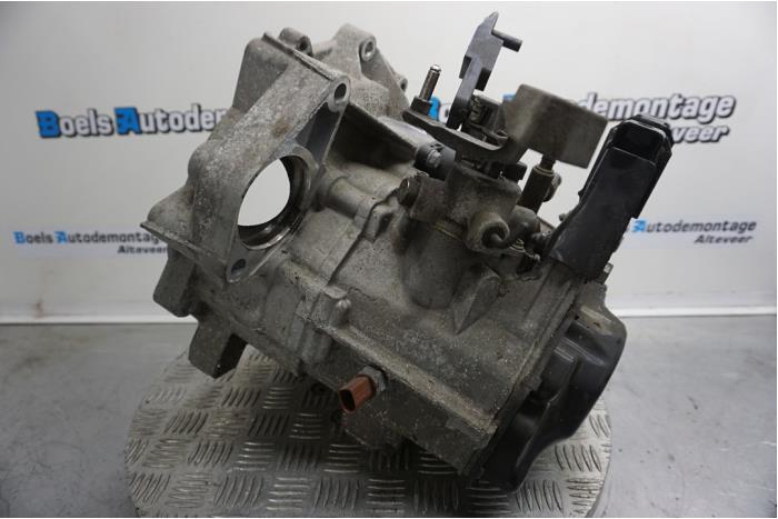 Gearbox from a Volkswagen Polo V (6R) 1.4 16V 2010