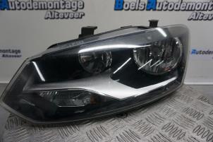 Used Headlight, left Volkswagen Polo V (6R) 1.4 16V Price € 125,00 Margin scheme offered by Boels Autodemontage