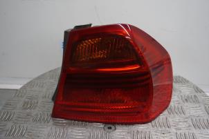 Used Taillight, right BMW 3 serie (E90) 320d 16V Price € 40,00 Margin scheme offered by Boels Autodemontage