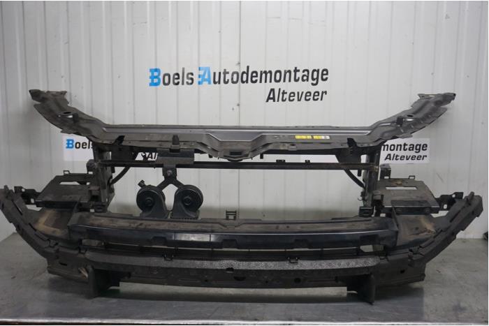 Panel frontal de un Land Rover Discovery Sport (LC) 2.0 TD4 150 16V 2016