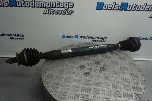 Used Front drive shaft, right Volkswagen Polo IV (9N1/2/3) 1.2 12V Price € 40,00 Margin scheme offered by Boels Autodemontage