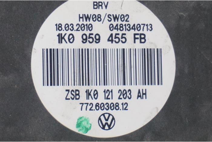 Aleta de refrigeración de un Volkswagen Golf VI Variant (AJ5/1KA) 1.6 TDI 16V 105 2010