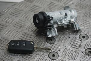 Used Ignition lock + key Volkswagen Golf Plus (5M1/1KP) 1.6 Price € 40,00 Margin scheme offered by Boels Autodemontage
