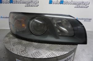 Used Headlight, right Volvo V50 (MW) 1.8 16V Price € 45,00 Margin scheme offered by Boels Autodemontage