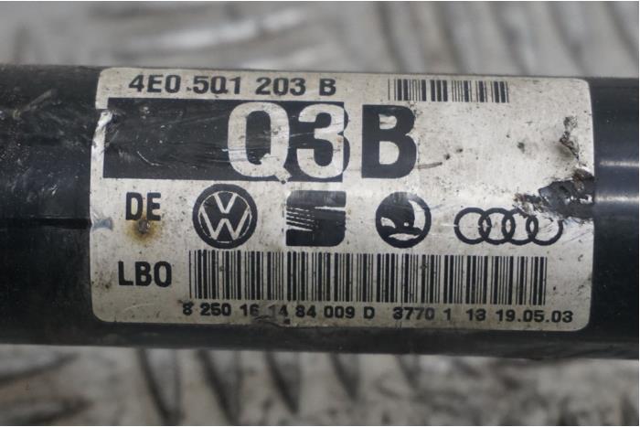 Arbre de transmission arrière gauche d'un Audi A8 (D3) 4.0 TDI V8 32V Quattro 2003