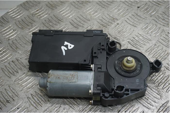 Usados Motor de ventanilla de puerta Audi A8 (D3) 4.0 TDI V8 32V Quattro Precio € 35,00 Norma de margen ofrecido por Boels Autodemontage