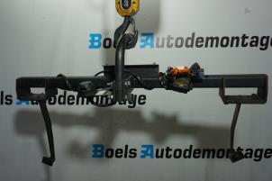Usados Gancho de remolque Opel Corsa D 1.4 16V Twinport Precio € 175,00 Norma de margen ofrecido por Boels Autodemontage