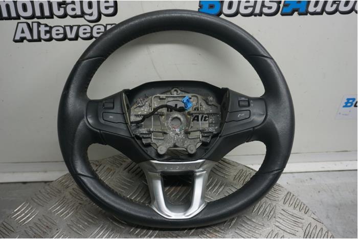 Gebrauchte Lenkrad Peugeot 208 I (CA/CC/CK/CL) 1.2 Vti 12V PureTech 82 Preis € 50,00 Margenregelung angeboten von Boels Autodemontage