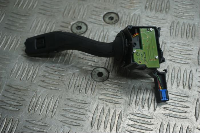 Wiper switch from a Audi A3 Cabriolet (8P7) 1.8 TFSI 16V 2008