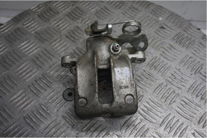 Gebrauchte Bremszange rechts hinten Audi A4 (B5) 1.8 20V Preis € 40,00 Margenregelung angeboten von Boels Autodemontage