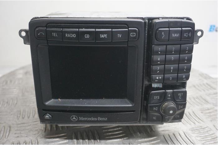 Używane System nawigacji Mercedes S (W220) 3.2 S-320 CDI 24V Cena € 135,00 Procedura marży oferowane przez Boels Autodemontage