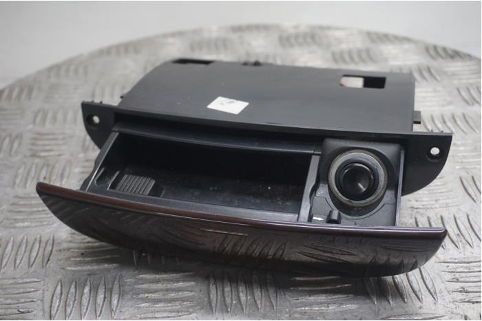 Begagnade Askkopp, fram Mercedes S (W220) 3.2 S-320 CDI 24V Pris € 20,00 Marginaltabell erbjuds av Boels Autodemontage