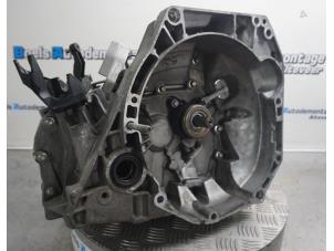 Usados Caja de cambios Renault Clio IV (5R) 0.9 Energy TCE 90 12V Precio € 475,00 Norma de margen ofrecido por Boels Autodemontage