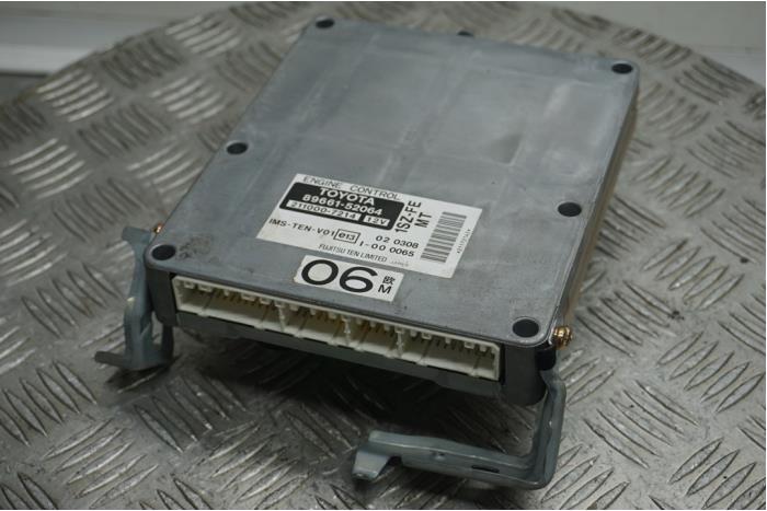 Used Engine management computer Toyota Yaris (P1) 1.0 16V VVT-i Price € 80,00 Margin scheme offered by Boels Autodemontage