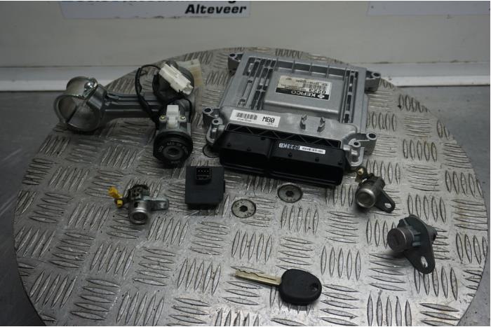 Used Ignition lock + computer Kia Picanto (BA) 1.0 12V Price € 125,00 Margin scheme offered by Boels Autodemontage