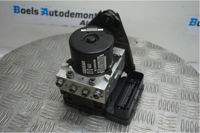 Begagnade ABS-pump Volkswagen Beetle (16AB) 1.2 TSI Pris € 285,00 Marginaltabell erbjuds av Boels Autodemontage