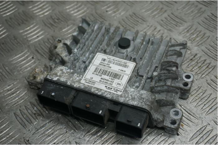 Used Engine management computer Renault Megane III Grandtour (KZ) 1.5 dCi 90 Price € 125,00 Margin scheme offered by Boels Autodemontage