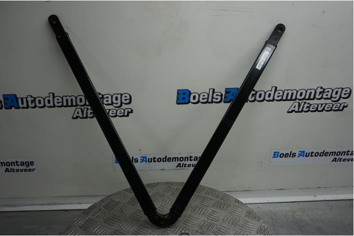 Used Engine mount BMW M3 (G80) 3.0 Competition xDrive Turbo 24V Price € 150,00 Margin scheme offered by Boels Autodemontage
