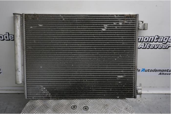 Usagé Condenseur de climatisation Renault Clio IV Estate/Grandtour (7R) 0.9 Energy TCE 12V Prix € 45,00 Règlement à la marge proposé par Boels Autodemontage