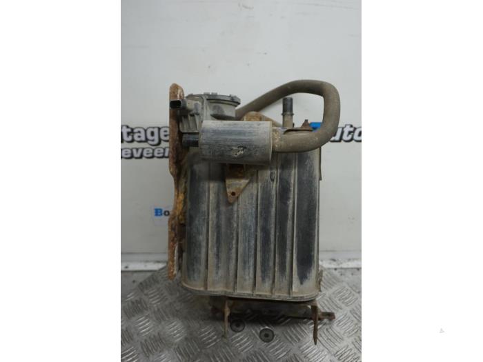 Begagnade Kolfilter Dodge Ram 1500 (DR/DH/D1/DC/DM) 5.7 V8 Hemi 1500 4x4 Pris € 165,00 Marginaltabell erbjuds av Boels Autodemontage
