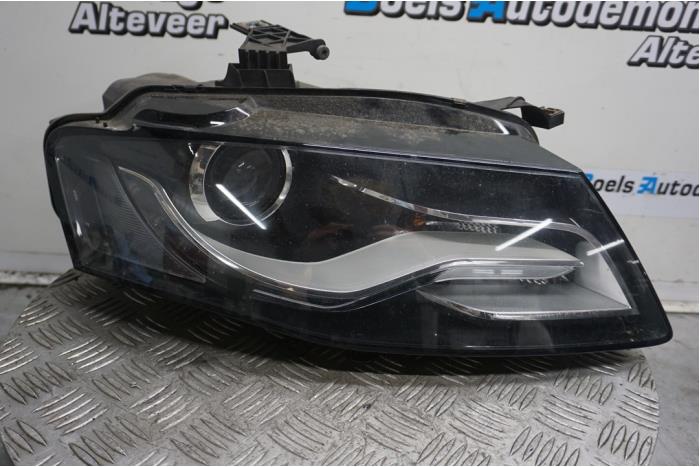 Używane Reflektor prawy Audi A4 Avant (B8) 1.8 TFSI 16V Cena € 475,00 Procedura marży oferowane przez Boels Autodemontage