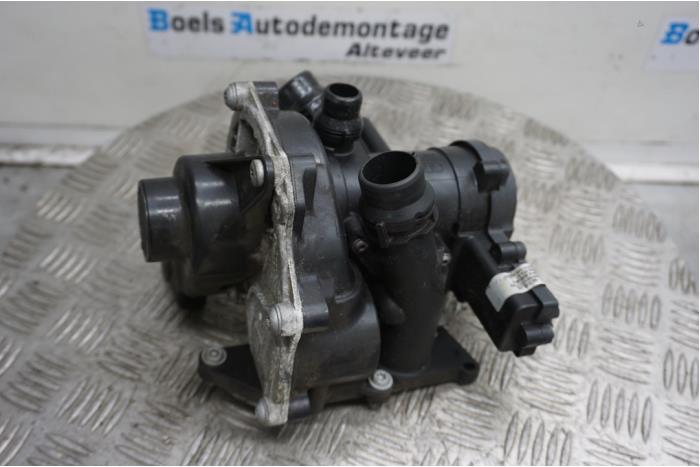 Begagnade Vattenpump Volkswagen Golf VII (AUA) 2.0 GTI 16V Performance Package Pris € 225,00 Marginaltabell erbjuds av Boels Autodemontage