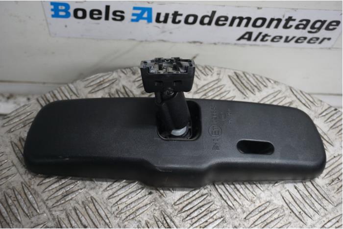 Rear view mirror from a Hyundai i40 CW (VFC) 1.7 CRDi 16V 2011