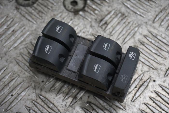 Usados Interruptor combinado de ventanillas Audi A6 Avant (C6) 2.0 TDI 16V Precio € 25,00 Norma de margen ofrecido por Boels Autodemontage