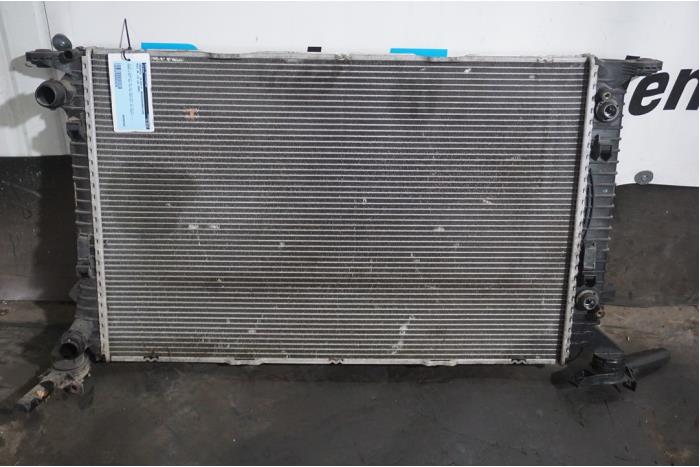 Usagé Radiateur Audi A4 Avant (B8) 1.8 TFSI 16V Prix € 55,00 Règlement à la marge proposé par Boels Autodemontage