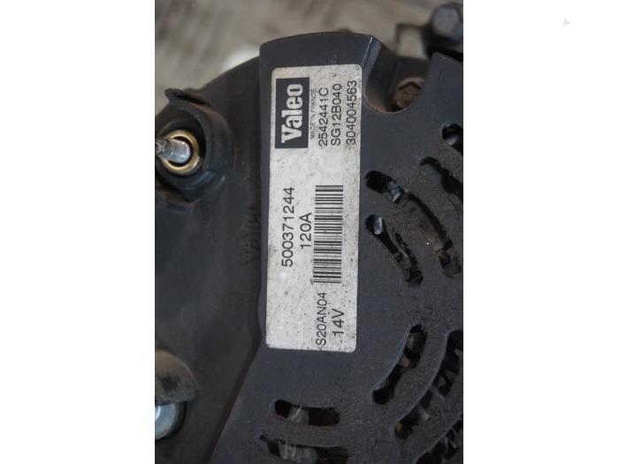 Dynamo van een Fiat Ducato (243/244/245/247) 2.8 JTD VGT 2005