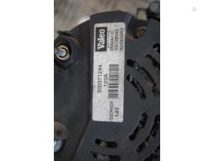 Dynamo van een Fiat Ducato (243/244/245/247) 2.8 JTD VGT 2005