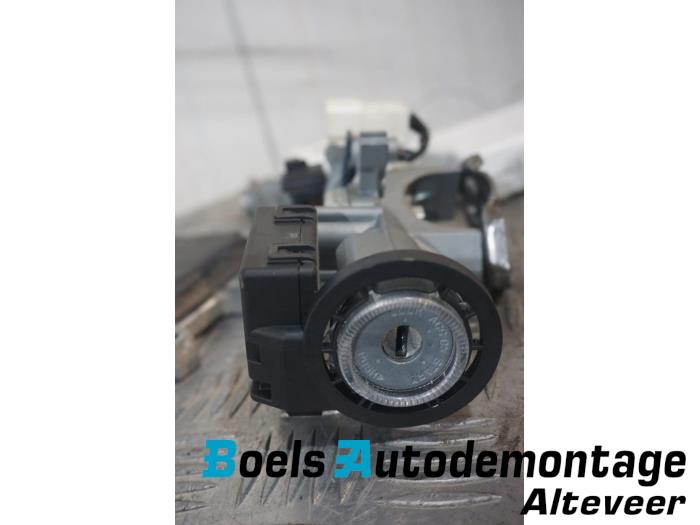 Ignition lock + computer from a Suzuki SX4 (EY/GY) 1.6 16V VVT Comfort,Exclusive Autom. 2009