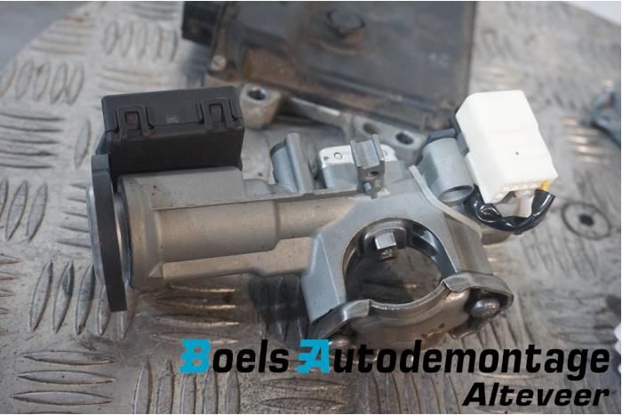 Ignition lock + computer from a Suzuki SX4 (EY/GY) 1.6 16V VVT Comfort,Exclusive Autom. 2009