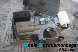Ignition lock + computer from a Suzuki SX4 (EY/GY) 1.6 16V VVT Comfort,Exclusive Autom. 2009