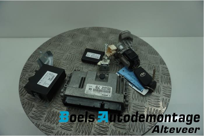 Used Ignition lock + computer Toyota Aygo (B40) 1.0 12V VVT-i Price € 300,00 Margin scheme offered by Boels Autodemontage