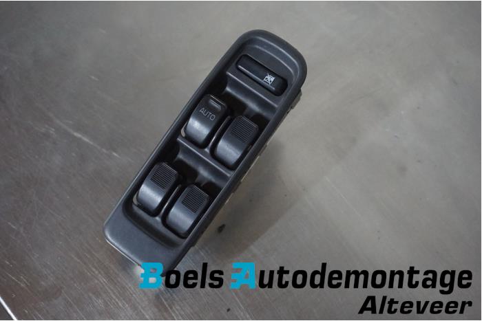 Usados Interruptor combinado de ventanillas Daihatsu YRV (M2) 1.3 16V DVVT Precio € 25,00 Norma de margen ofrecido por Boels Autodemontage