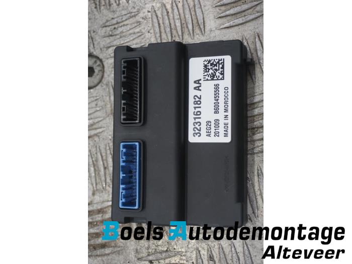 Used Computer, miscellaneous Volvo XC40 (XZ) Recharge Twin 78 kWh Price € 90,00 Margin scheme offered by Boels Autodemontage