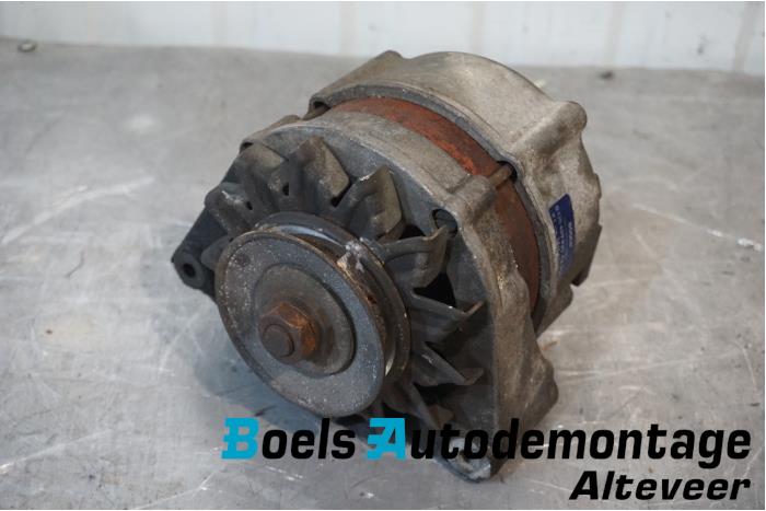 Used Dynamo Mercedes S (W126) 280 SE,SEL Price € 85,00 Margin scheme offered by Boels Autodemontage