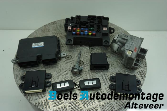 Used Ignition lock + computer Mitsubishi ASX 1.6 MIVEC 16V Price € 200,00 Margin scheme offered by Boels Autodemontage