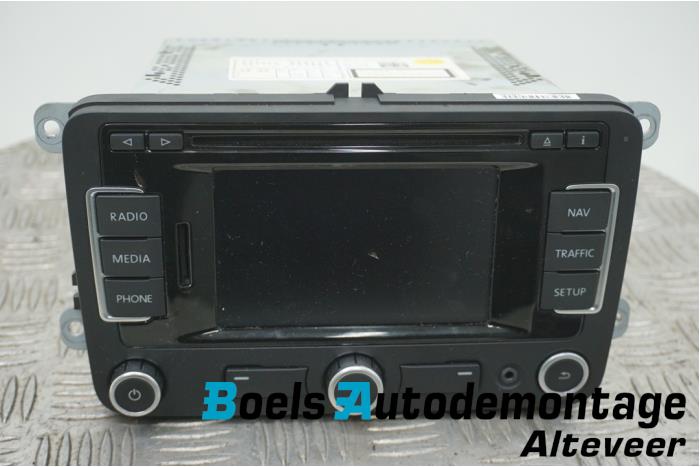 Begagnade Radio Volkswagen Jetta III (1K2) 1.4 TSI 122 16V Pris € 130,00 Marginaltabell erbjuds av Boels Autodemontage