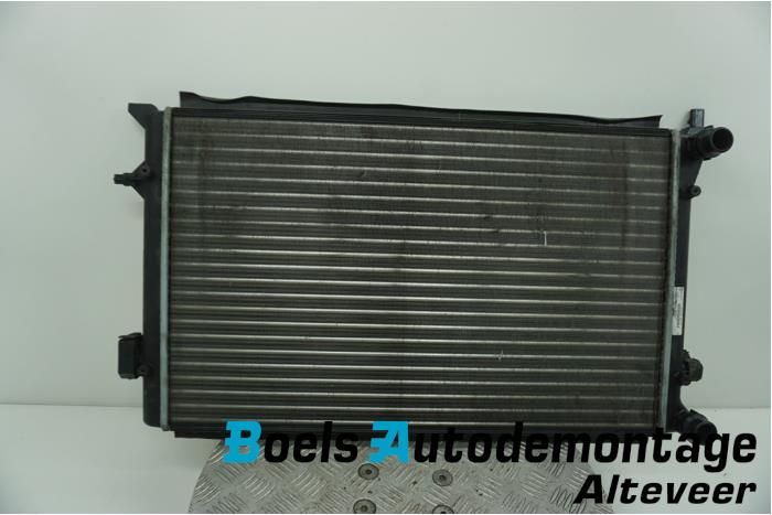 Usagé Radiateur Volkswagen Golf V (1K1) 1.6 FSI 16V Prix € 35,00 Règlement à la marge proposé par Boels Autodemontage