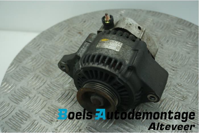 Begagnade Dynamo Honda HR-V (GH) 1.6 16V 4x2 Pris € 35,00 Marginaltabell erbjuds av Boels Autodemontage
