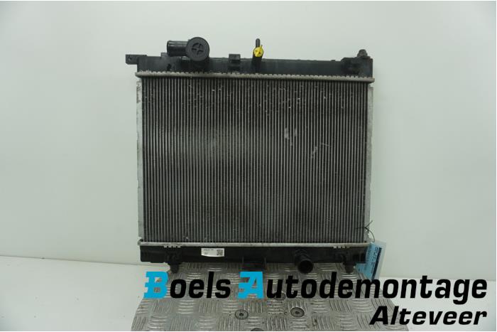 Usagé Radiateur Toyota Yaris II (P9) 1.33 16V Dual VVT-I Prix € 65,00 Règlement à la marge proposé par Boels Autodemontage