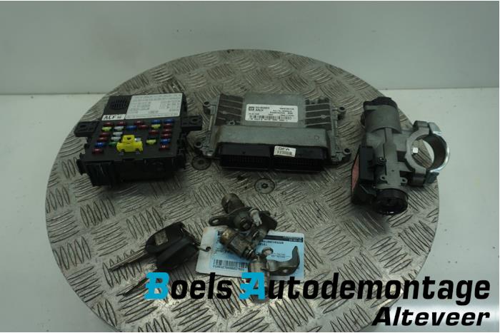 Used Ignition lock + computer Chevrolet Spark (M300) 1.0 16V Bifuel Price € 150,00 Margin scheme offered by Boels Autodemontage