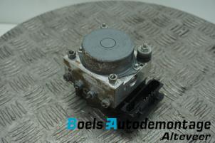 ABS-pump från en Daihatsu Cuore (L251/271/276) 1.0 12V DVVT 2009