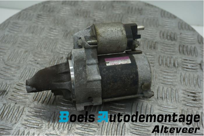 Used Starter Daihatsu Cuore (L251/271/276) 1.0 12V DVVT Price € 35,00 Margin scheme offered by Boels Autodemontage