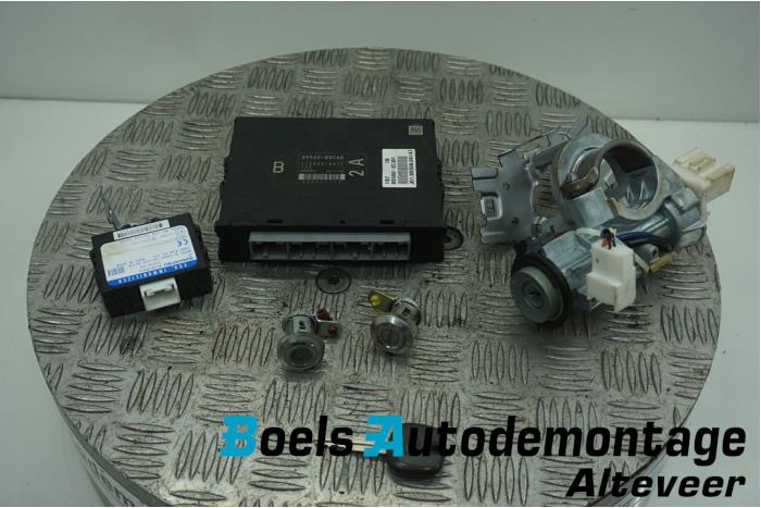 Used Ignition lock + computer Daihatsu Cuore (L251/271/276) 1.0 12V DVVT Price € 150,00 Margin scheme offered by Boels Autodemontage